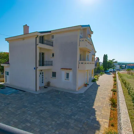 Lili Apartmán Punat